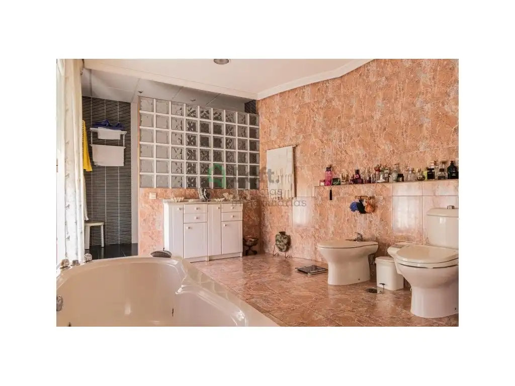 Baño de Casa o chalet en venta en Badajoz con Aire acondicionado, Calefacción y Jardín privado