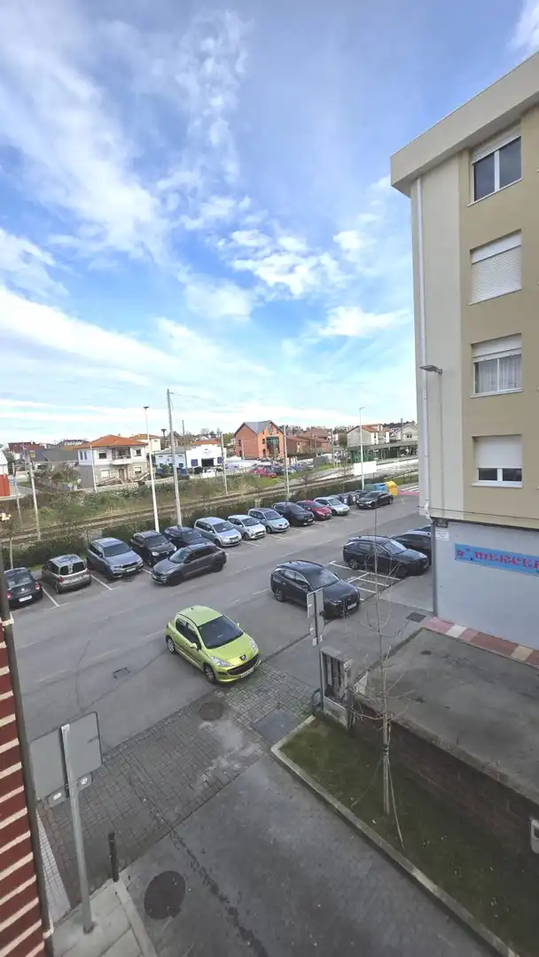 Parking de Piso en venta en Santa Cruz de Bezana con Calefacción y Terraza