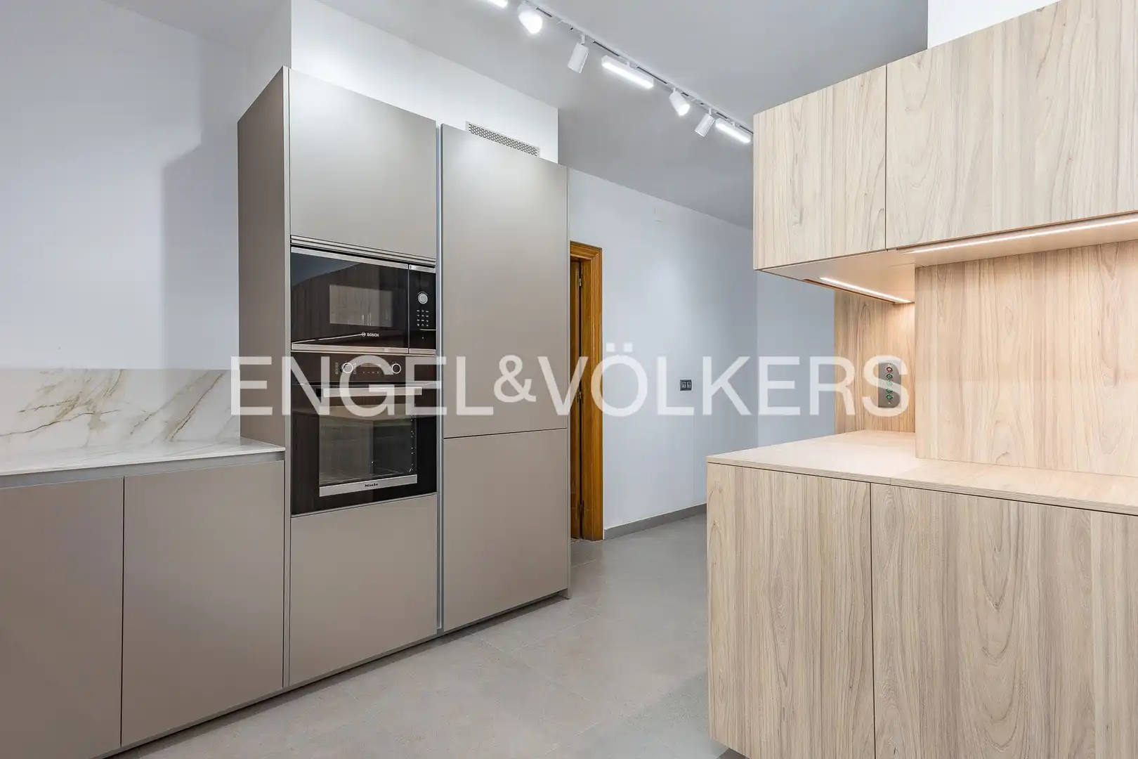 Cocina de Casa o chalet de alquiler en Sant Cugat del Vallès con Calefacción, Jardín privado y Parquet