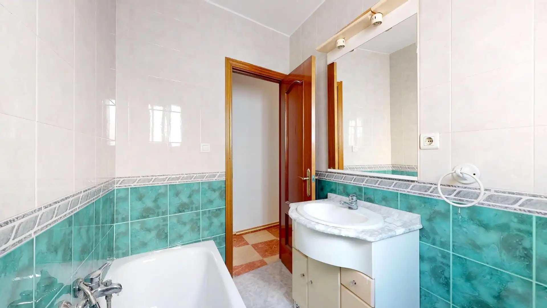 Baño de Piso en venta en Córdoba con Terraza