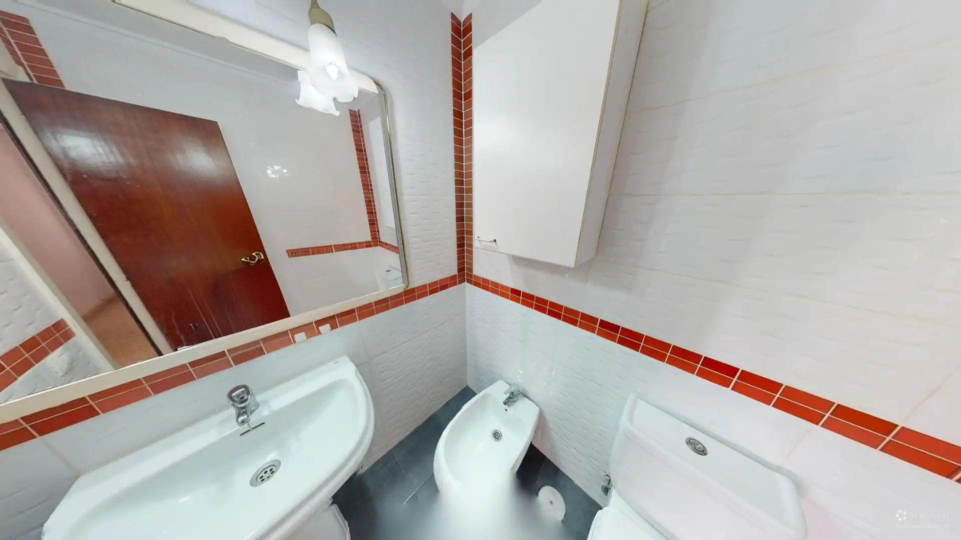 Badezimmer von Wohnung zum Verkauf in Alicante / Alacant mit Parkett, Terrasse und Möbliert