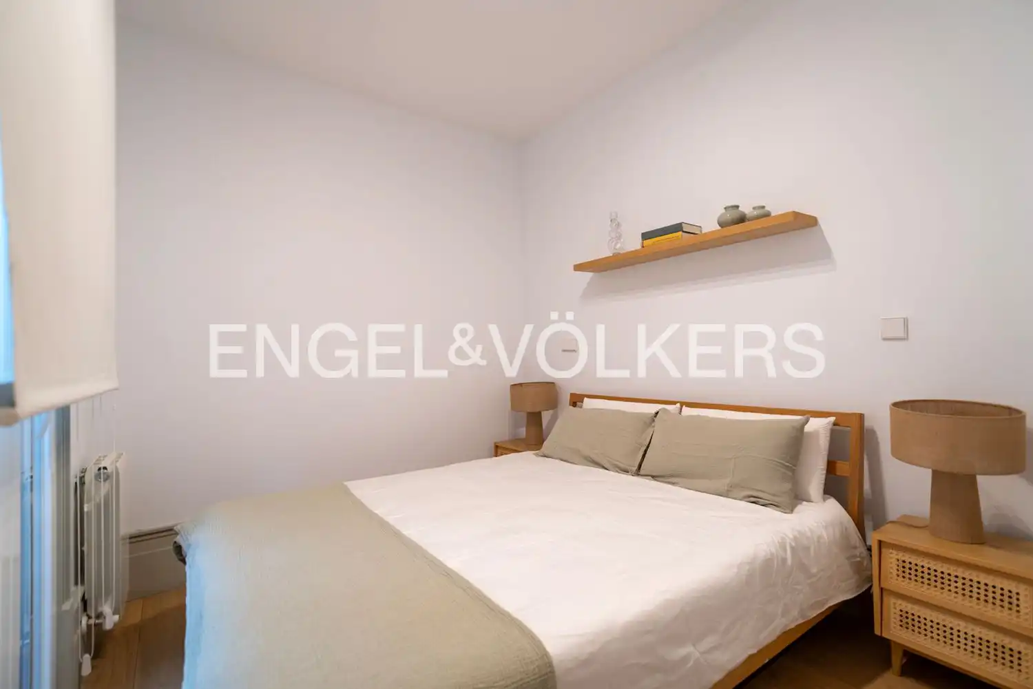 Schlafzimmer von Wohnung zur Miete in Madrid mit Klimaanlage, Heizung und Möbliert