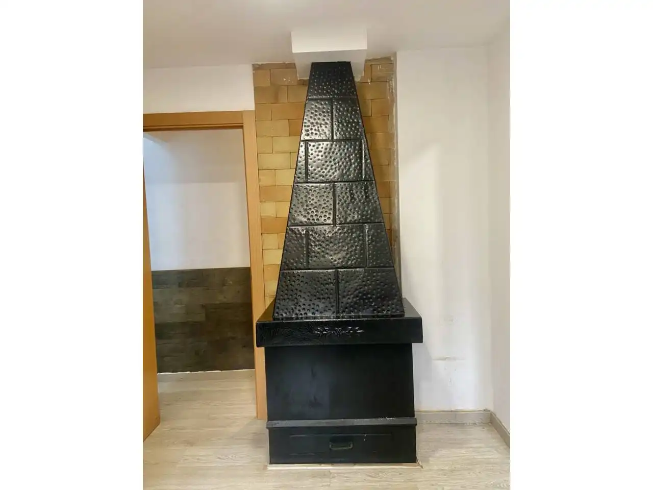 Vista exterior de Casa o xalet en venda en Olot amb Parquet i Terrassa