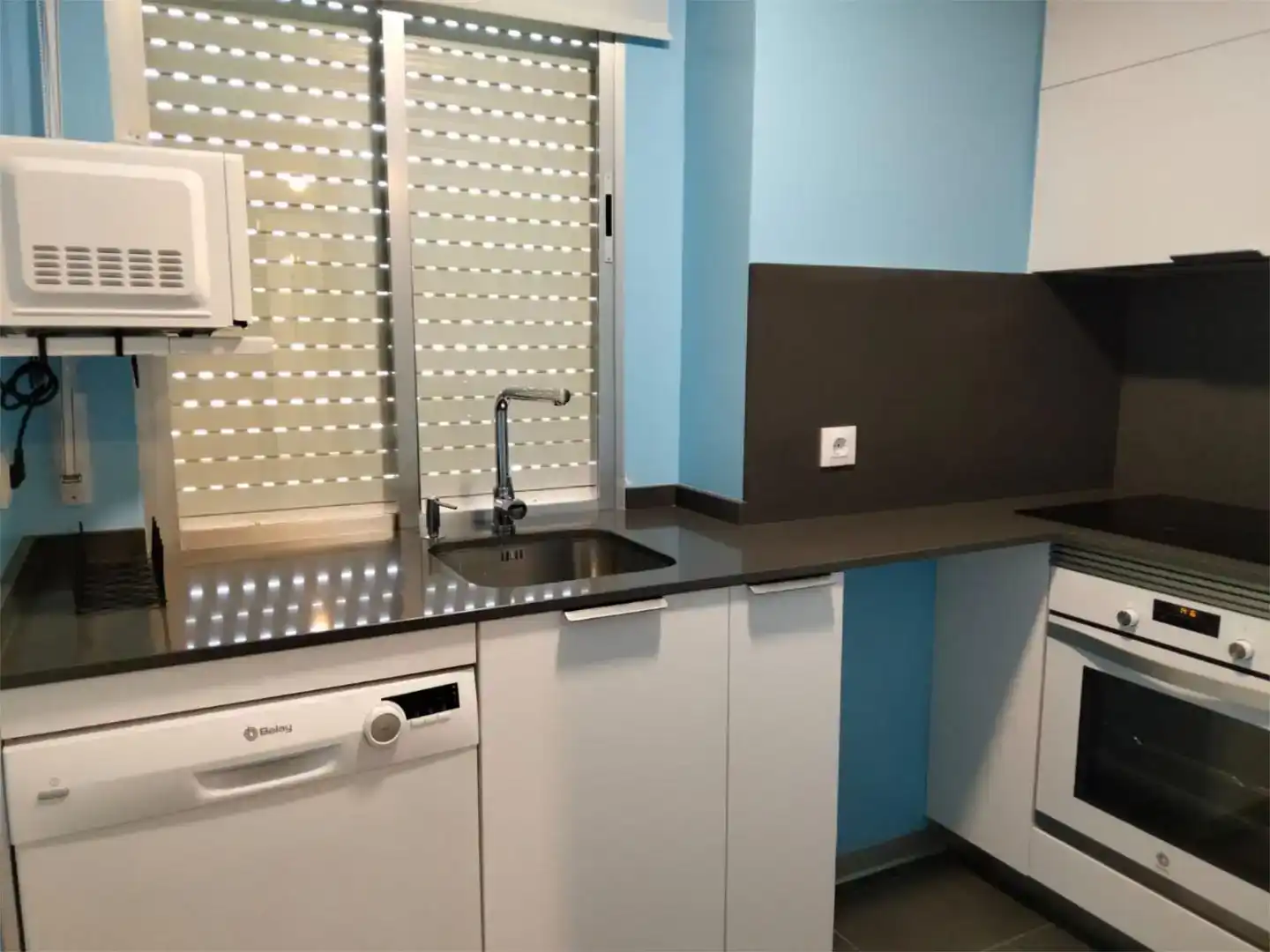 Cocina de Piso de alquiler en Cabanas con Parquet, Amueblado y Horno
