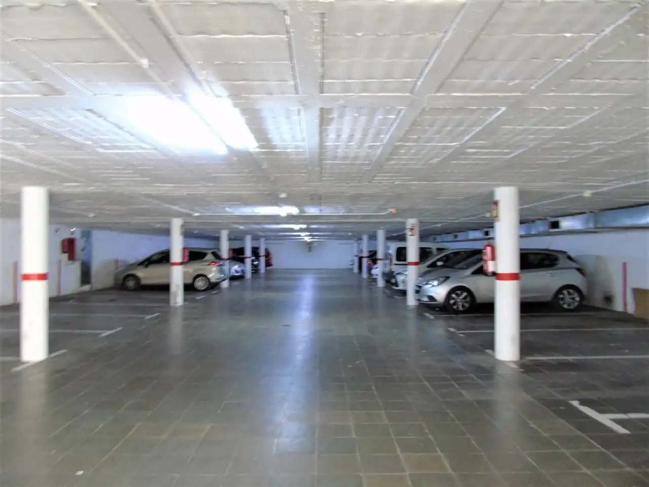 Parkplatz zum Verkauf in Estadi - Santa Anna, imagen 4