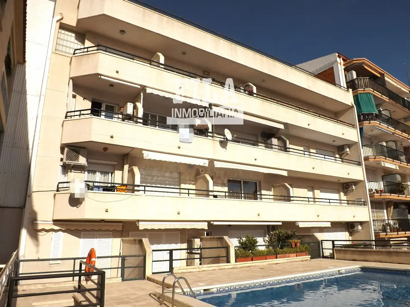 Außenansicht von Dachboden zum Verkauf in Calafell mit Terrasse, Schwimmbad und Gemeinschaftspool