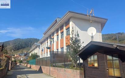 Vista exterior de Pis en venda en Piélagos amb Calefacció, Terrassa i Piscina comunitària