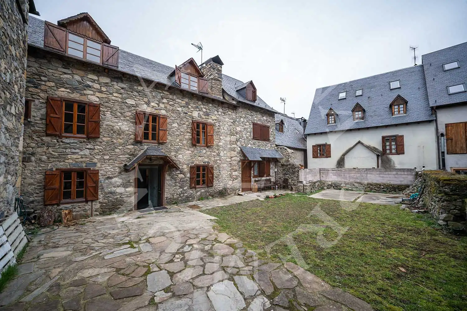 Vista exterior de Finca rústica en venta en Vielha e Mijaran con Calefacción, Jardín privado y Parquet