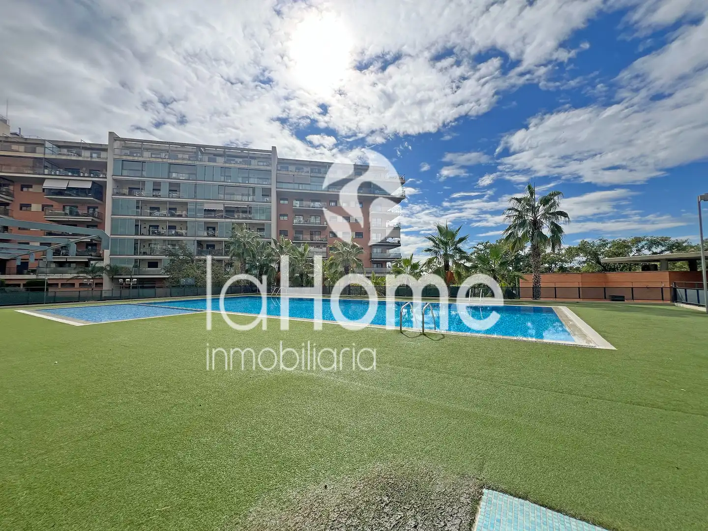 Exterior view of Apartments for rent in Paterna  with Air Conditioner, Terrace and Furnished