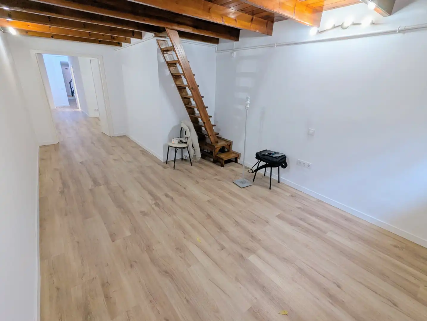 Loft zum Verkauf in Barcelona mit Klimaanlage, Heizung und Parkett
