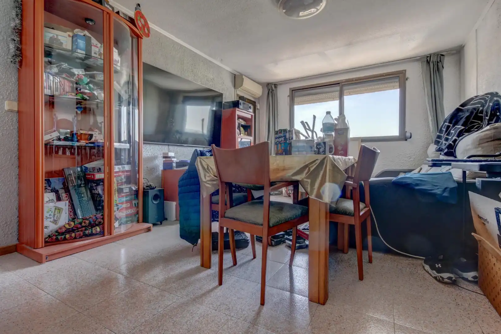Comedor de Piso en venta en Badia del Vallès con Balcón