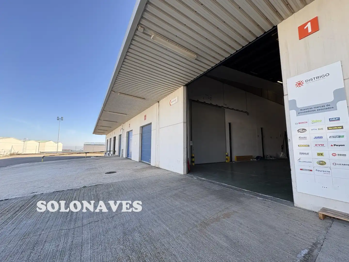 Vista exterior de Nave industrial de alquiler en La Muela