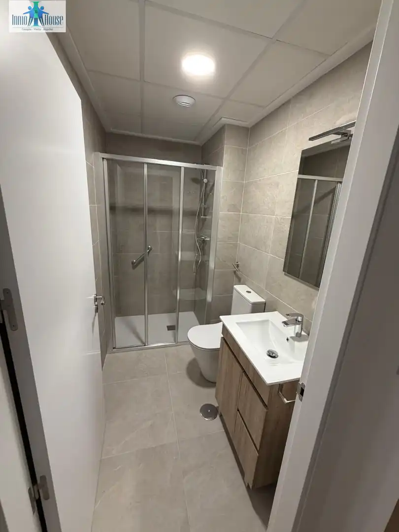 Bathroom of Apartments for rent in Albacete  with Heating, Balcony and Community pool