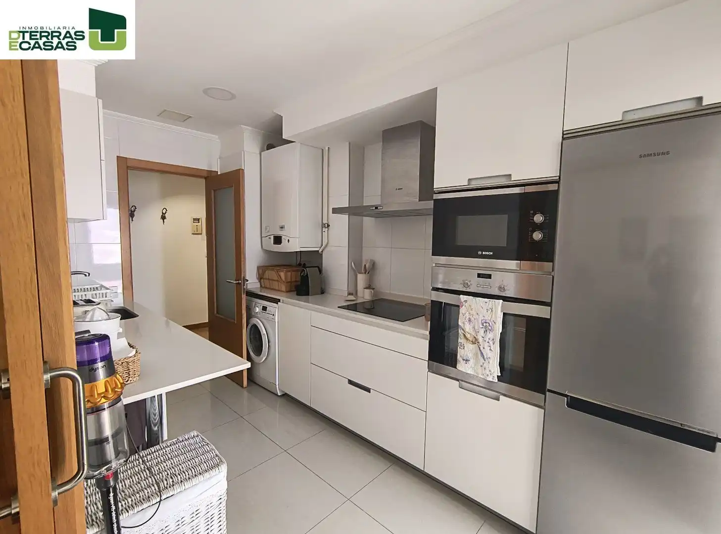 Kitchen of Flat for rent in Bueu  with Air Conditioner, Heating and Furnished