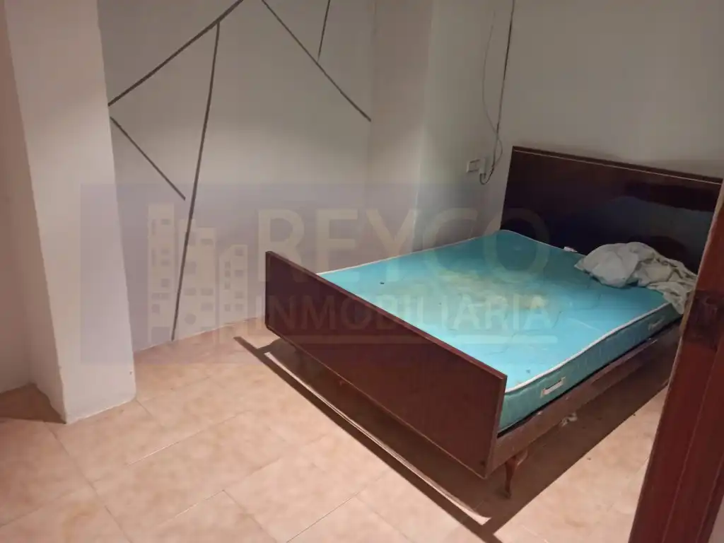 Dormitori de Casa o xalet en venda en Santa Coloma