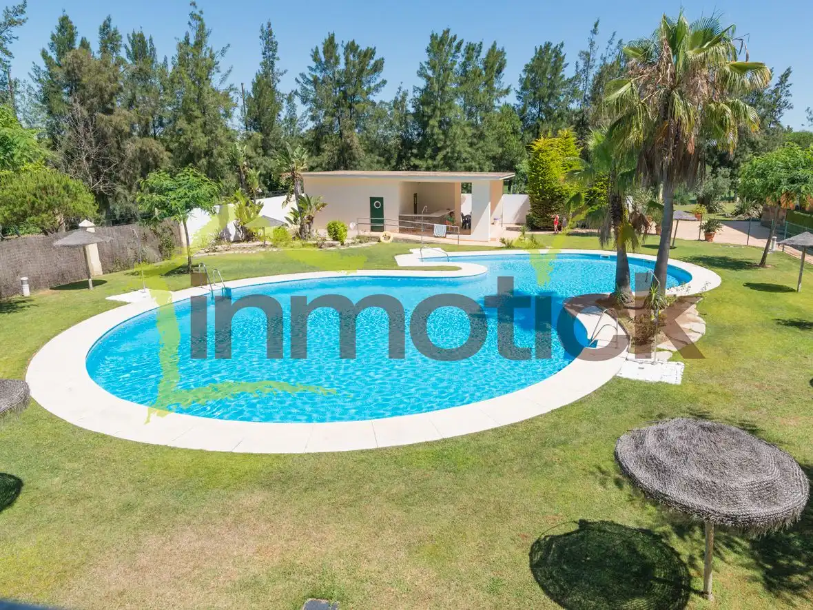 Piscina de Ático de alquiler en El Portil con Aire acondicionado, Terraza y Amueblado