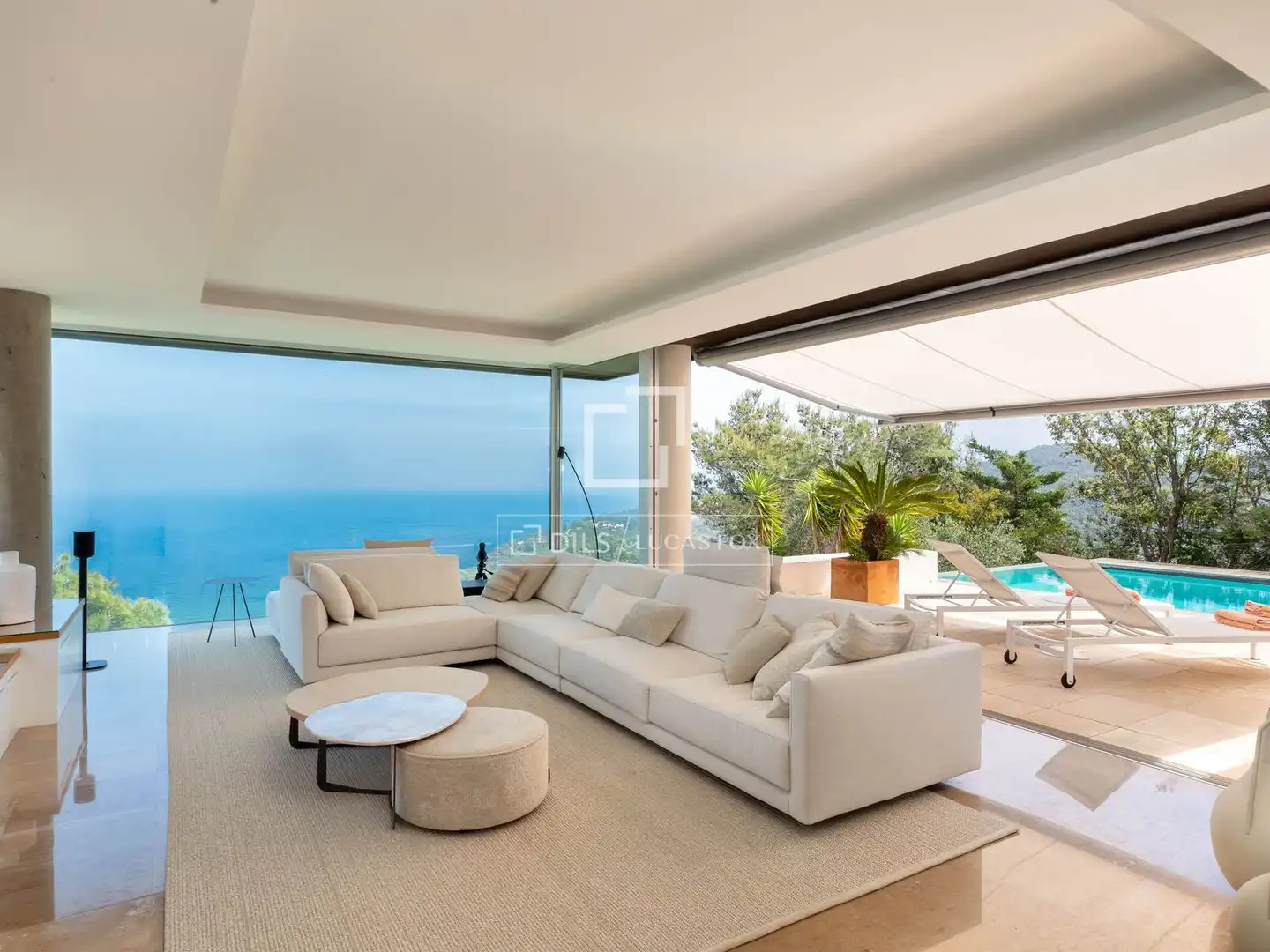 Sala d'estar de Casa o xalet en venda en Begur amb Aire condicionat, Jardí privat i Terrassa