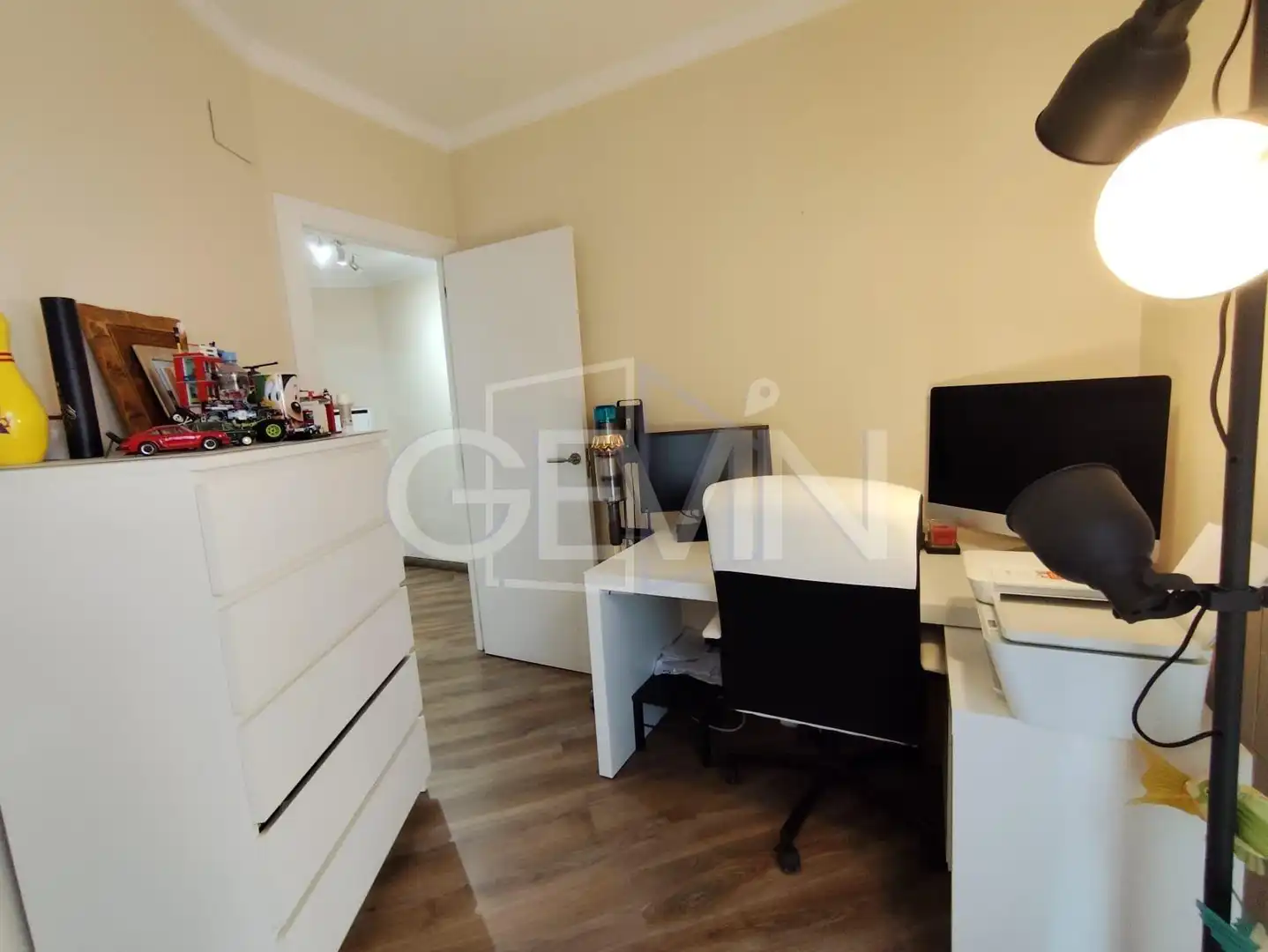 Habitación de Piso en venta en Santa Perpètua de Mogoda con Aire acondicionado, Calefacción y Parquet