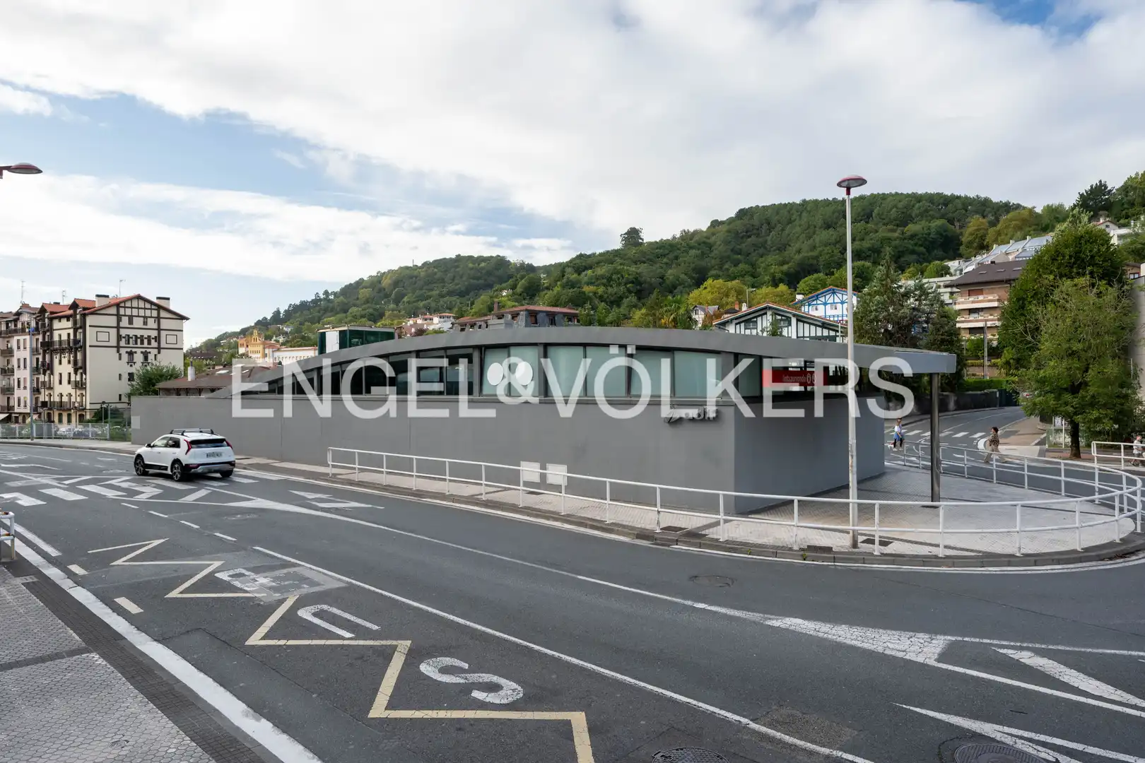 Flat with garden for sale in Zubiaurre Pasealekua, imagen 43