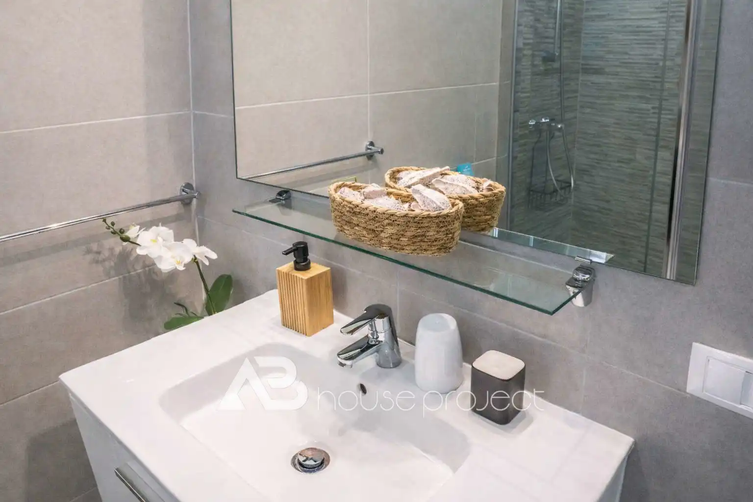Baño de Estudio en venta en Adeje con Terraza, Amueblado y Piscina comunitaria