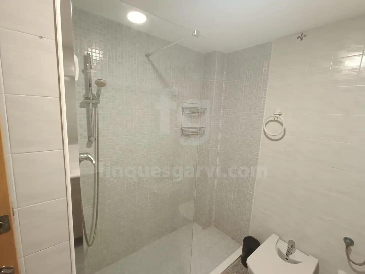 Badezimmer von Wohnung zur Miete in L'Hospitalet de Llobregat mit Klimaanlage und Balkon