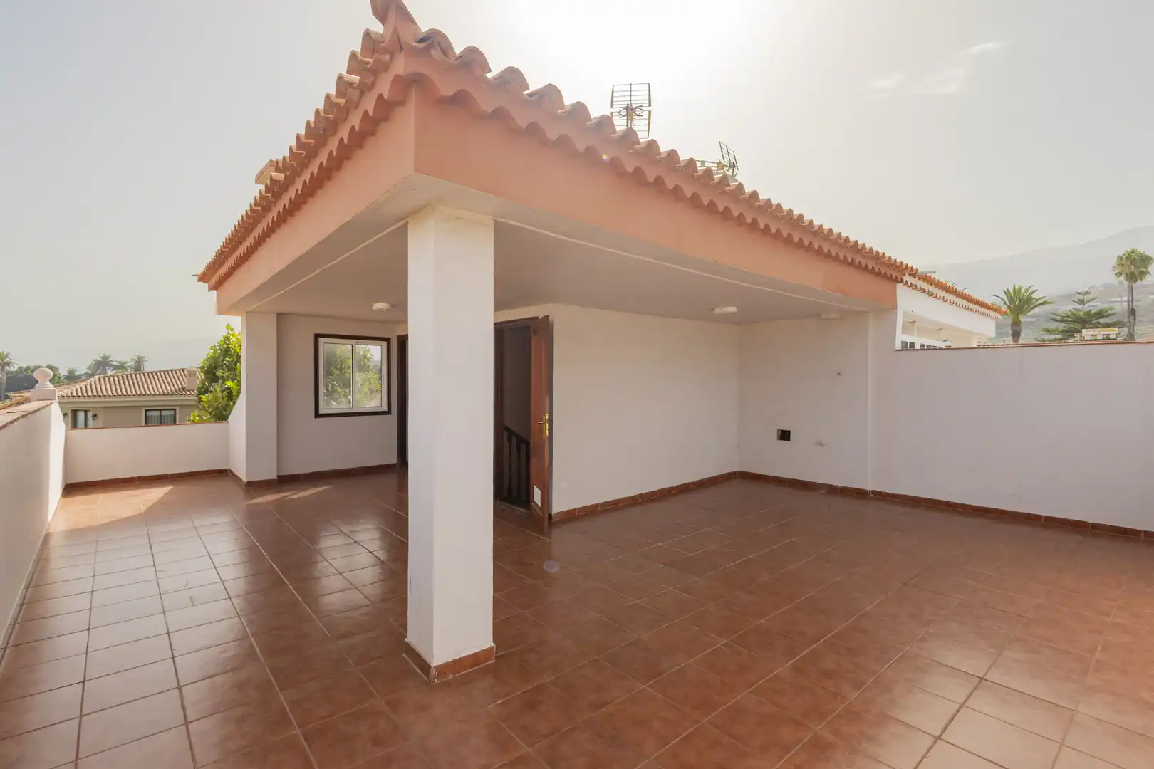 Terrasse von Einfamilien-Reihenhaus zum Verkauf in Los Realejos mit Privatgarten, Terrasse und Abstellraum