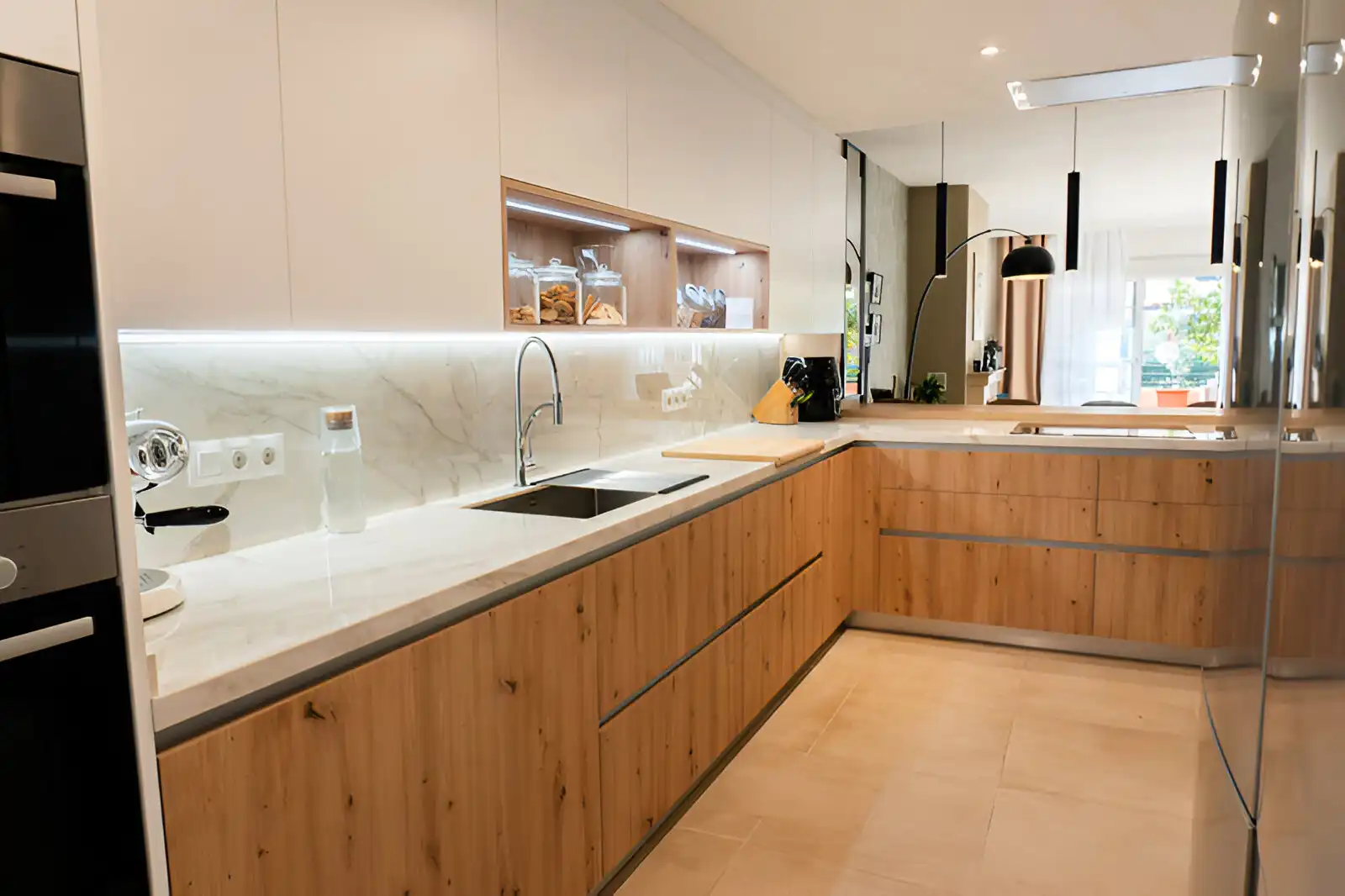 Cocina de Casa adosada en venta en Marbella con Aire acondicionado, Terraza y Piscina