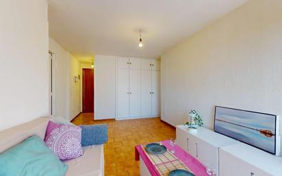 Bedroom of Flat for sale in  Madrid Capital  with Air Conditioner, Heating and Balcony