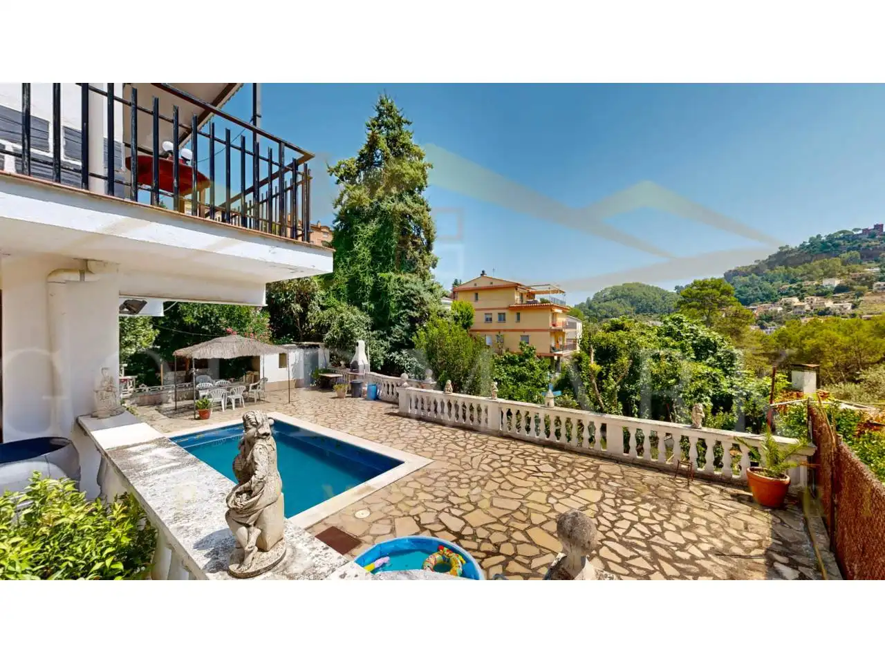 Vista exterior de Casa o xalet en venda en Corbera de Llobregat amb Calefacció, Jardí privat i Terrassa