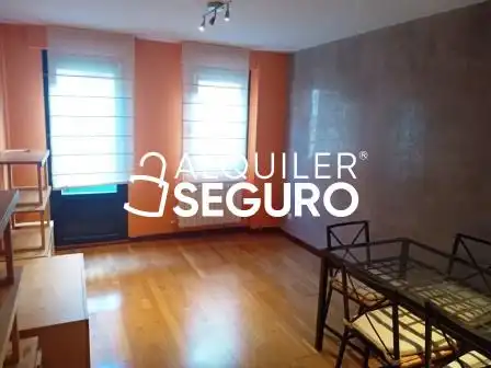 Schlafzimmer von Wohnung zur Miete in Alegría-Dulantzi mit Heizung, Terrasse und Möbliert