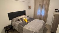 Bedroom of Flat for sale in  Sevilla Capital