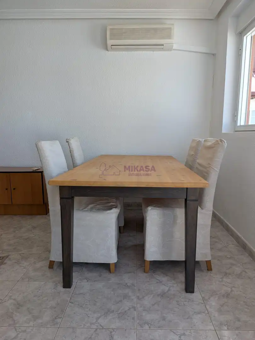 Menjador de Àtic de lloguer en Móstoles amb Aire condicionat, Calefacció i Terrassa