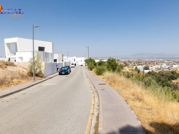 Wohnbaugrundstück zum Verkauf in Calle Río Guadalfeo 34