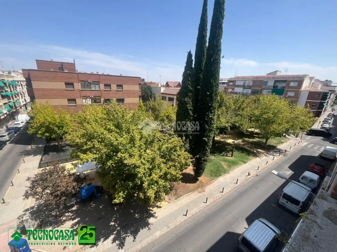 Vista exterior de Pis en venda en Ciudad Real amb Calefacció