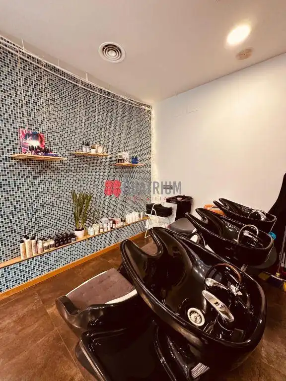 Commercial properties for sale in Santiago de Compostela   with Air Conditioner and Furnished
