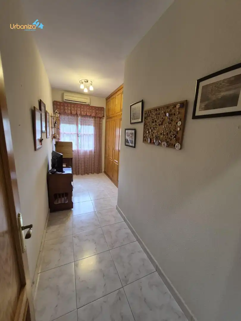 Casa adosada en venta en Badajoz con Calefacción, Terraza y Trastero