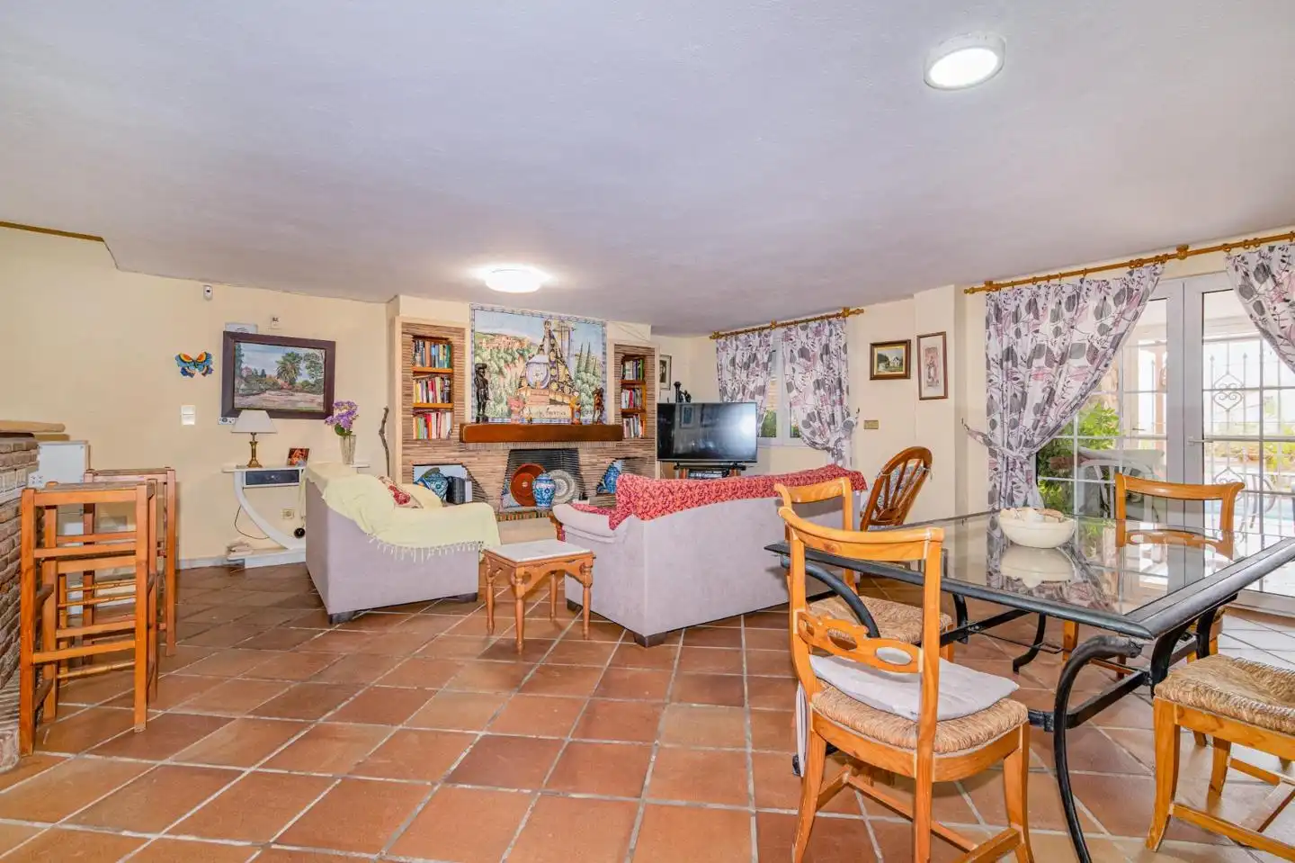 Sala d'estar de Casa o xalet en venda en La Zubia amb Calefacció, Jardí privat i Terrassa