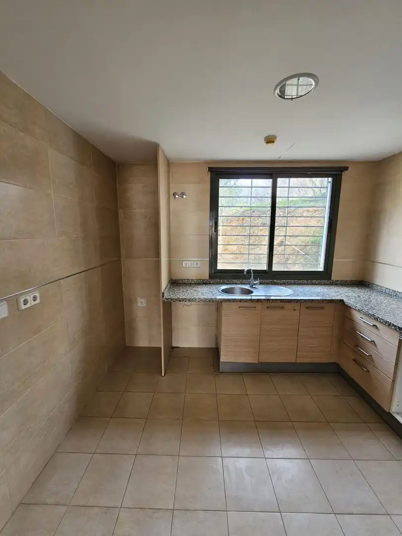 Cocina de Piso en venta en Nerja con Calefacción, Terraza y Trastero