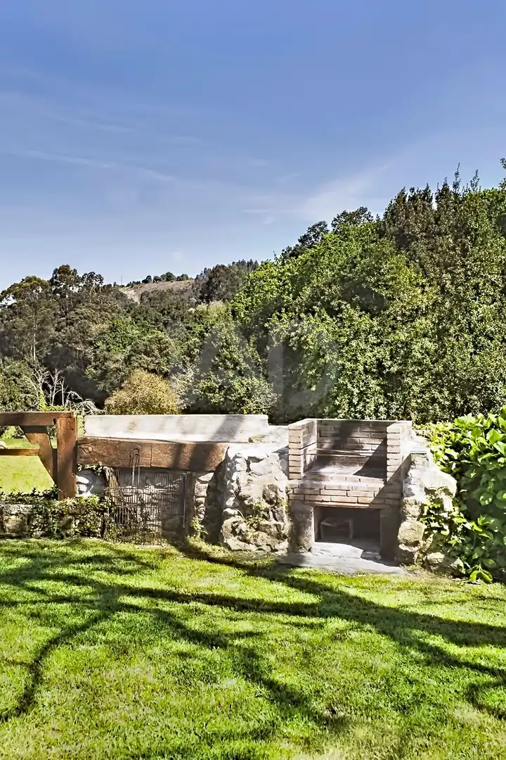 Jardí de Finca rústica en venda en Llanes amb Aire condicionat i Calefacció