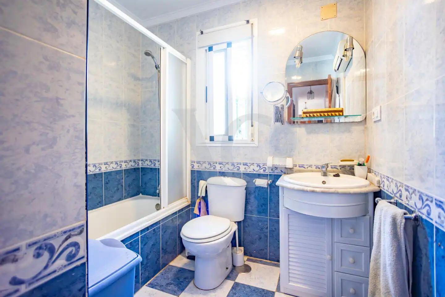 Bathroom of Houses for sale in Chiclana de la Frontera
