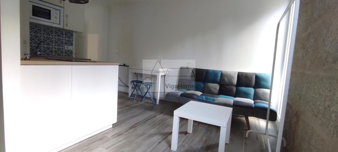 Living room of Apartment to rent in Vigo   with Heating, Storage room and Furnished