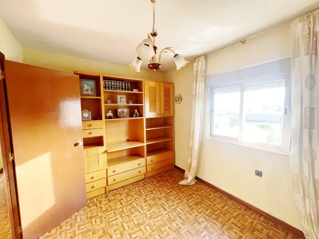 Habitación de Piso en venta en Madrid con Calefacción, Parquet y Terraza