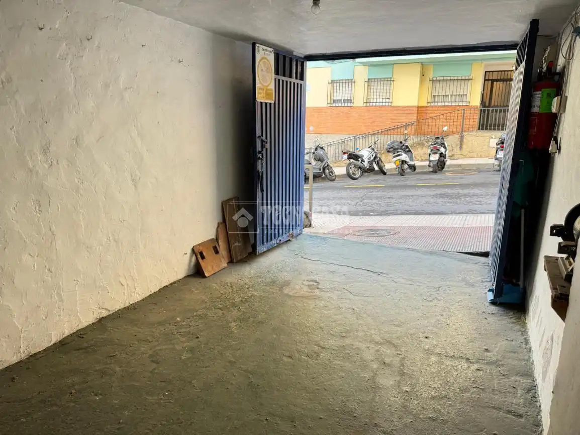 Parkplatz von Garage zum Verkauf in Huelva