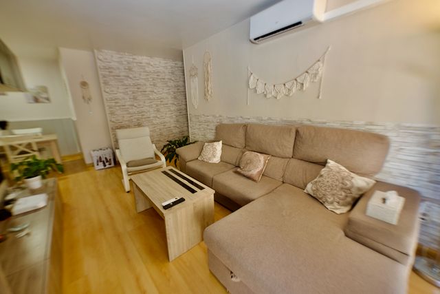 Sala d'estar de Pis en venda en Terrassa amb Aire condicionat, Parquet i Forn