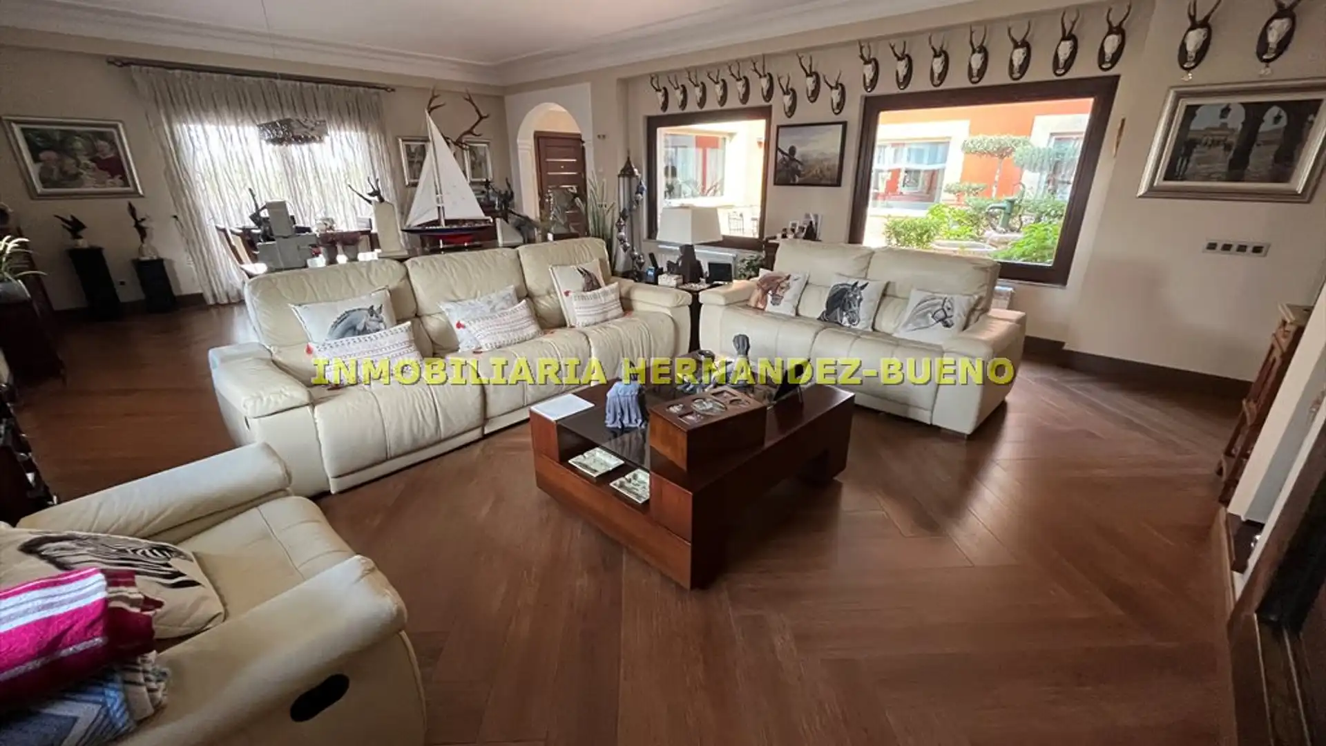 Living room of Houses for sale in Carbajosa de la Sagrada  with Air Conditioner, Heating and Terrace