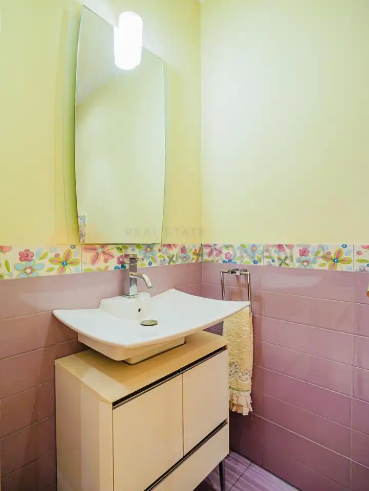 Bathroom of Flat for sale in Almuñécar  with Air Conditioner and Terrace