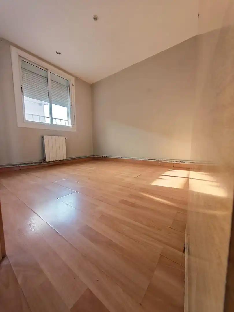 Schlafzimmer von Wohnung zum Verkauf in Sabadell mit Heizung, Abstellraum und Balkon
