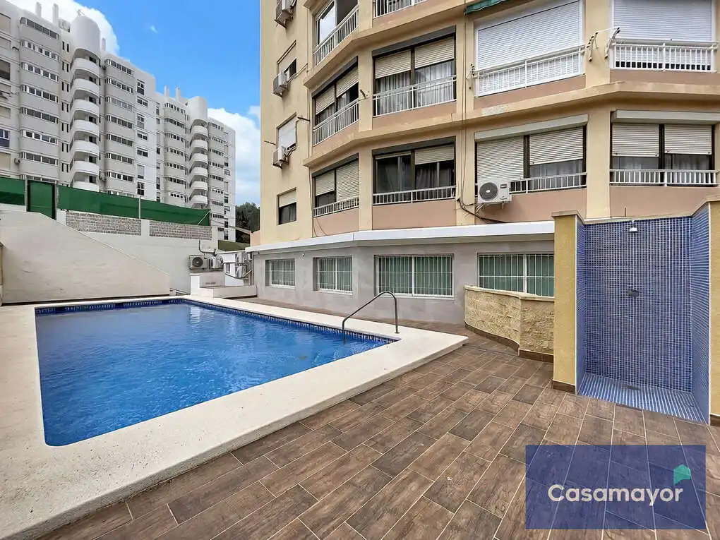 Schwimmbecken von Wohnung zum Verkauf in Alicante / Alacant mit Klimaanlage, Heizung und Terrasse