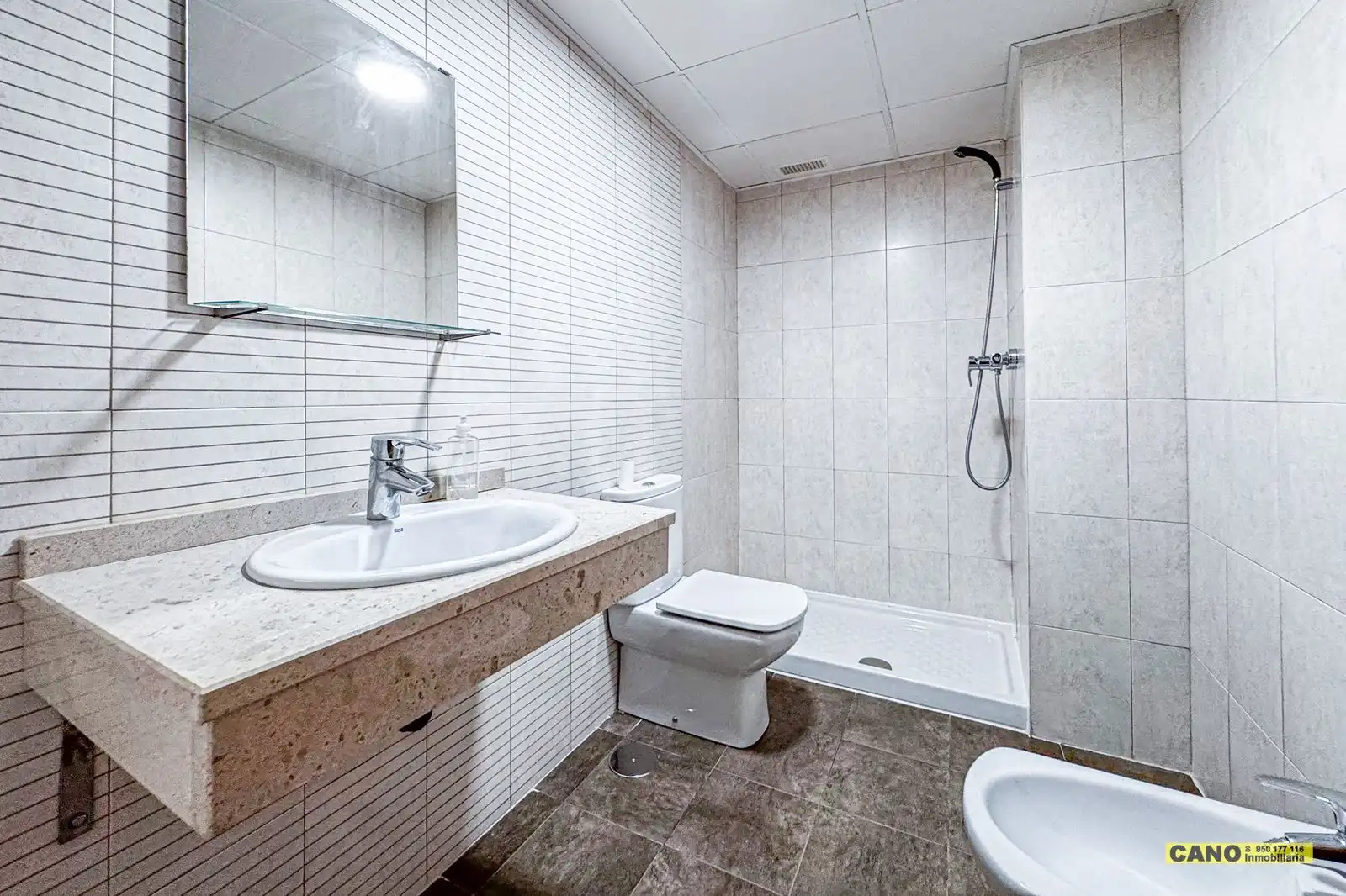 Bathroom of Flat for sale in Almería  with Air Conditioner, Heating and Terrace
