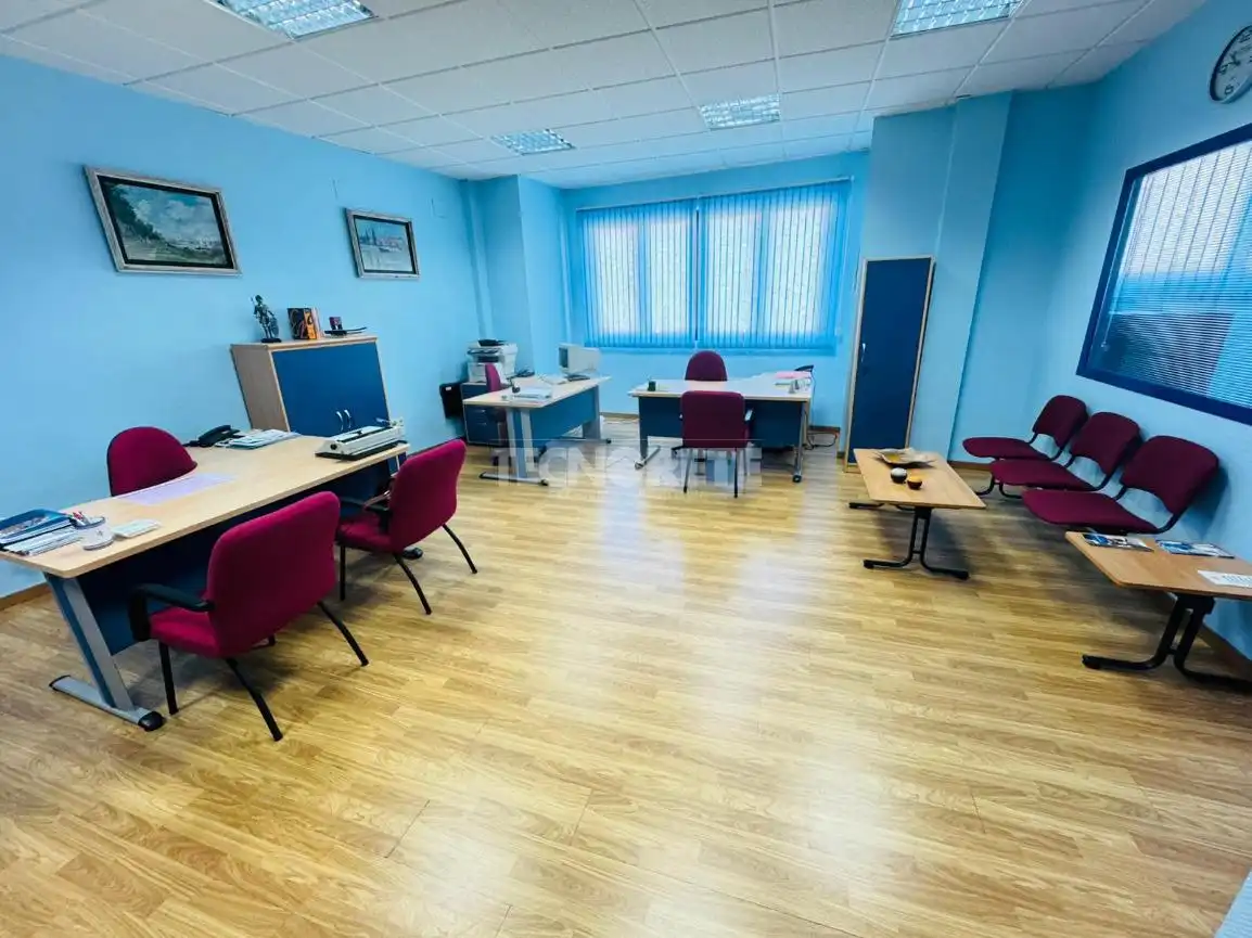 Büro zur Miete in  Toledo Capital mit Klimaanlage